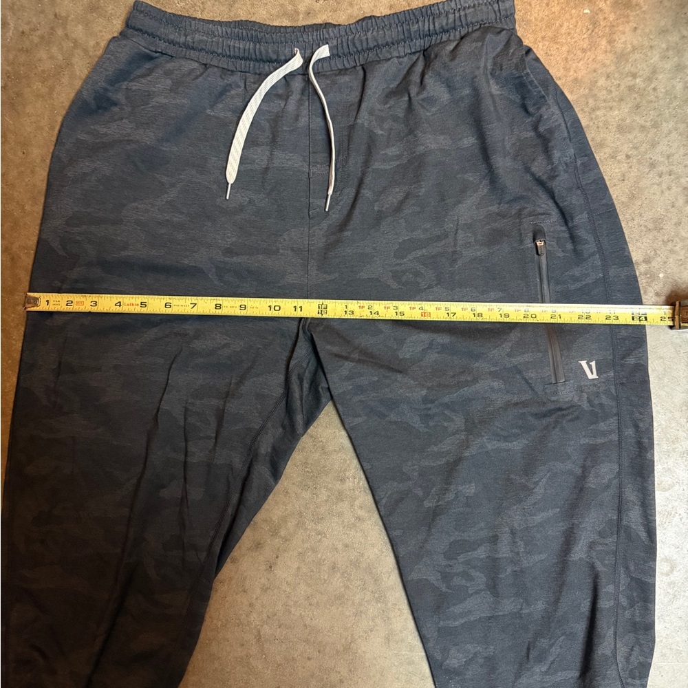 Vuori Men's Sunday Performance Jogger - Picture 12 of 12